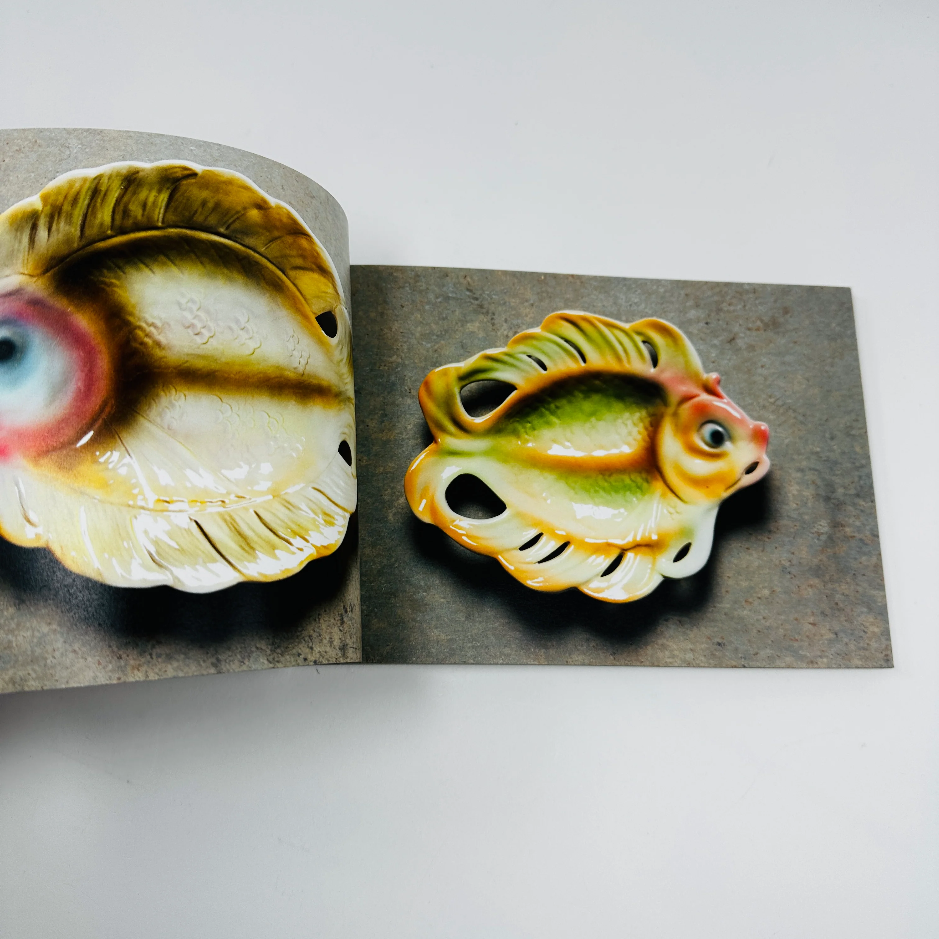 99 Objects #9 - Fish-Shaped Plates - Image 3