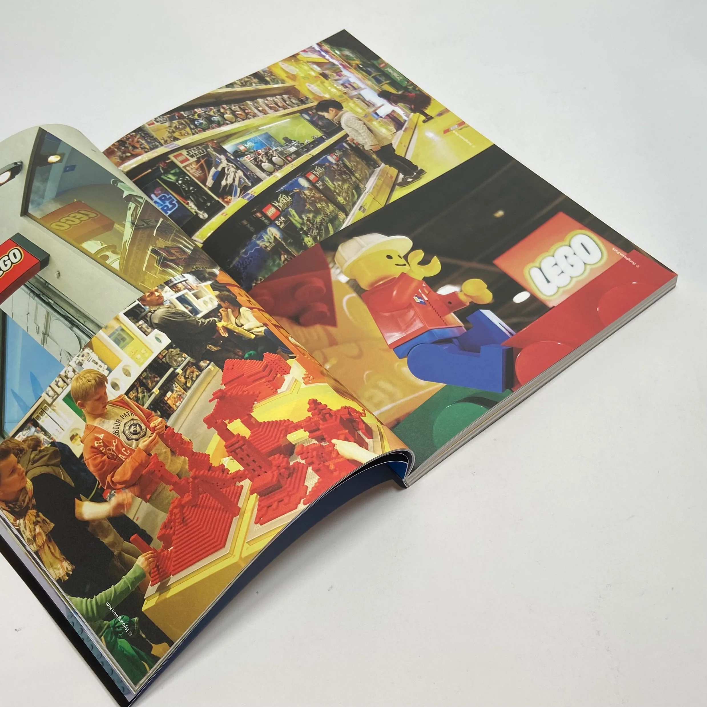 B Magazine #13 - Lego - Image 3
