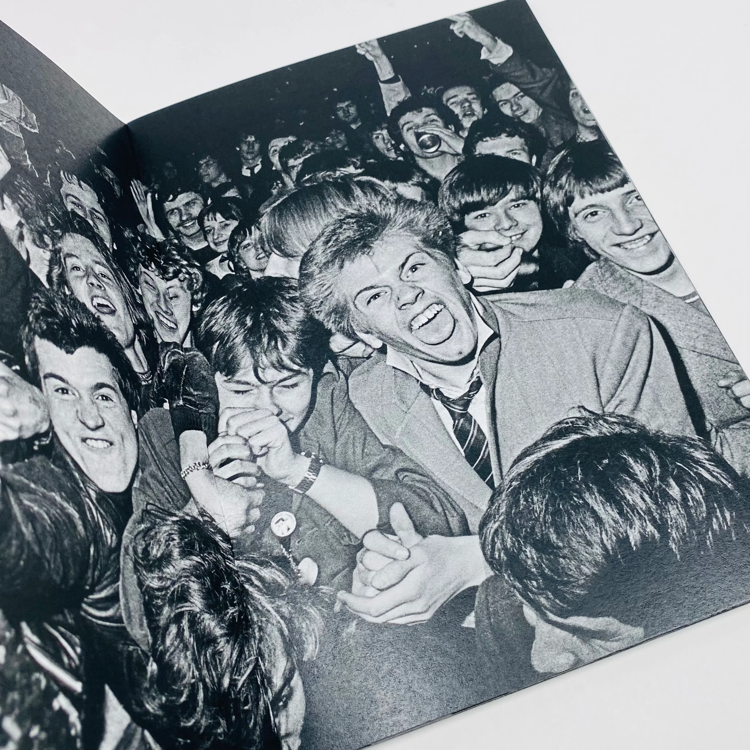 Crowds 1977-1981 - Syd Shelton - Image 3