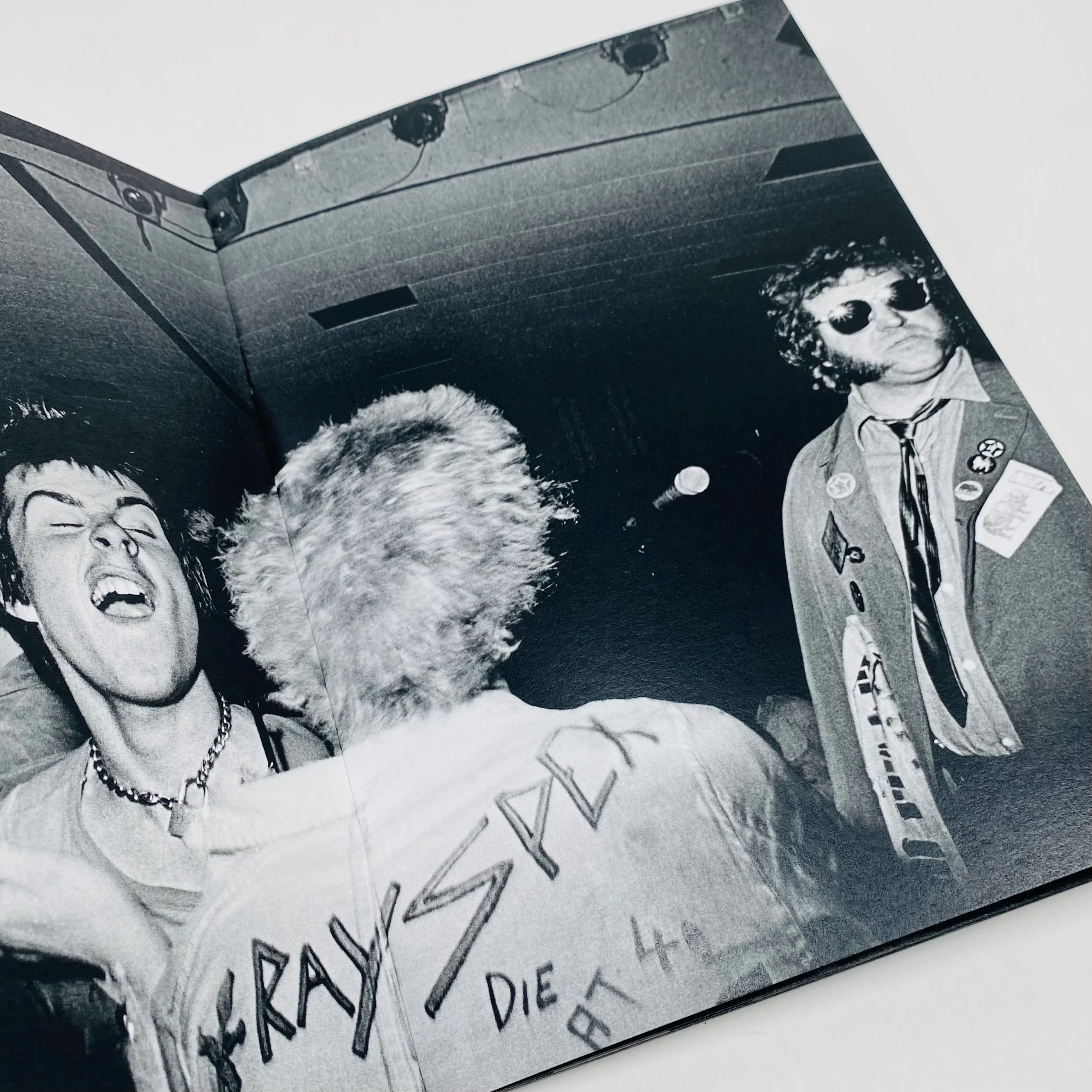 Crowds 1977-1981 - Syd Shelton - Image 4