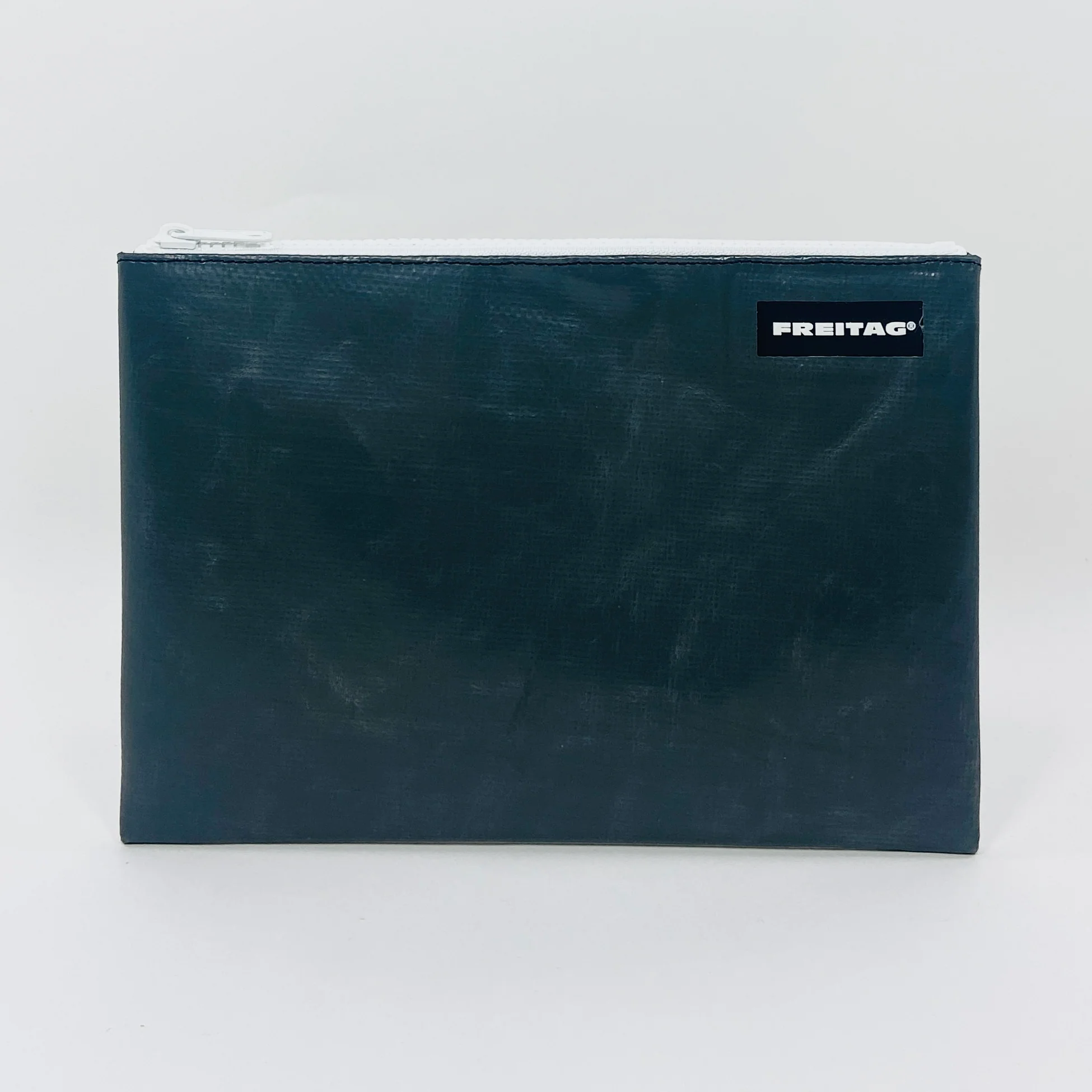 FREITAG F07 - Chuck - Grey with White Zip