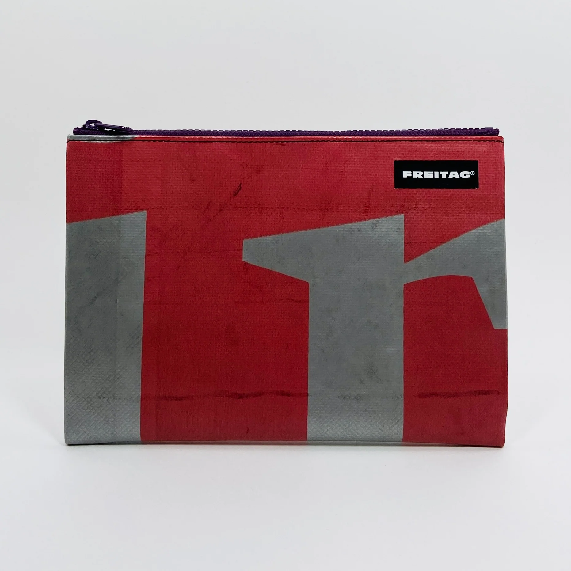 FREITAG F07 - Chuck - Red and Silver with Purple Zip