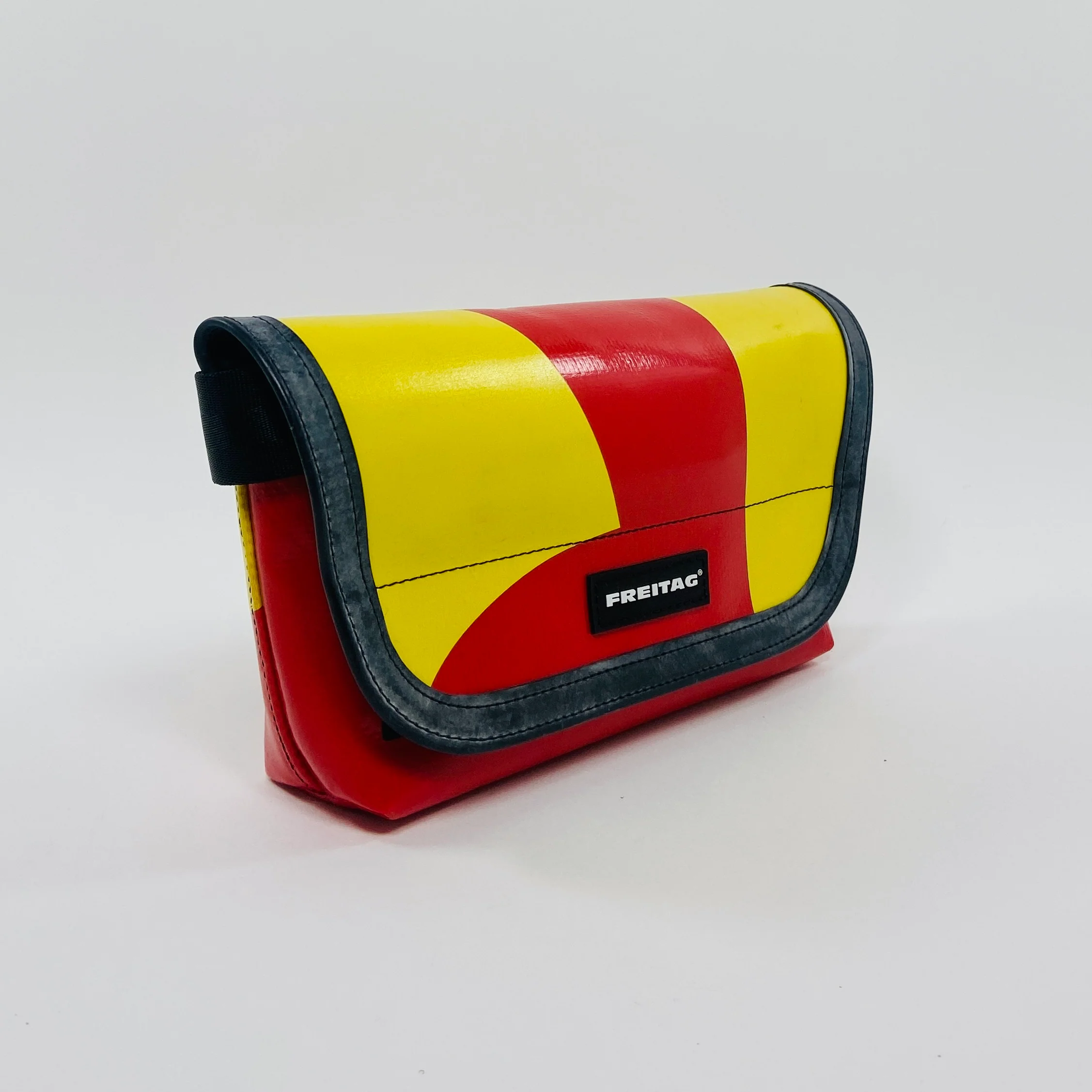 FREITAG F40 - Jamie - Red and Yellow - Image 3