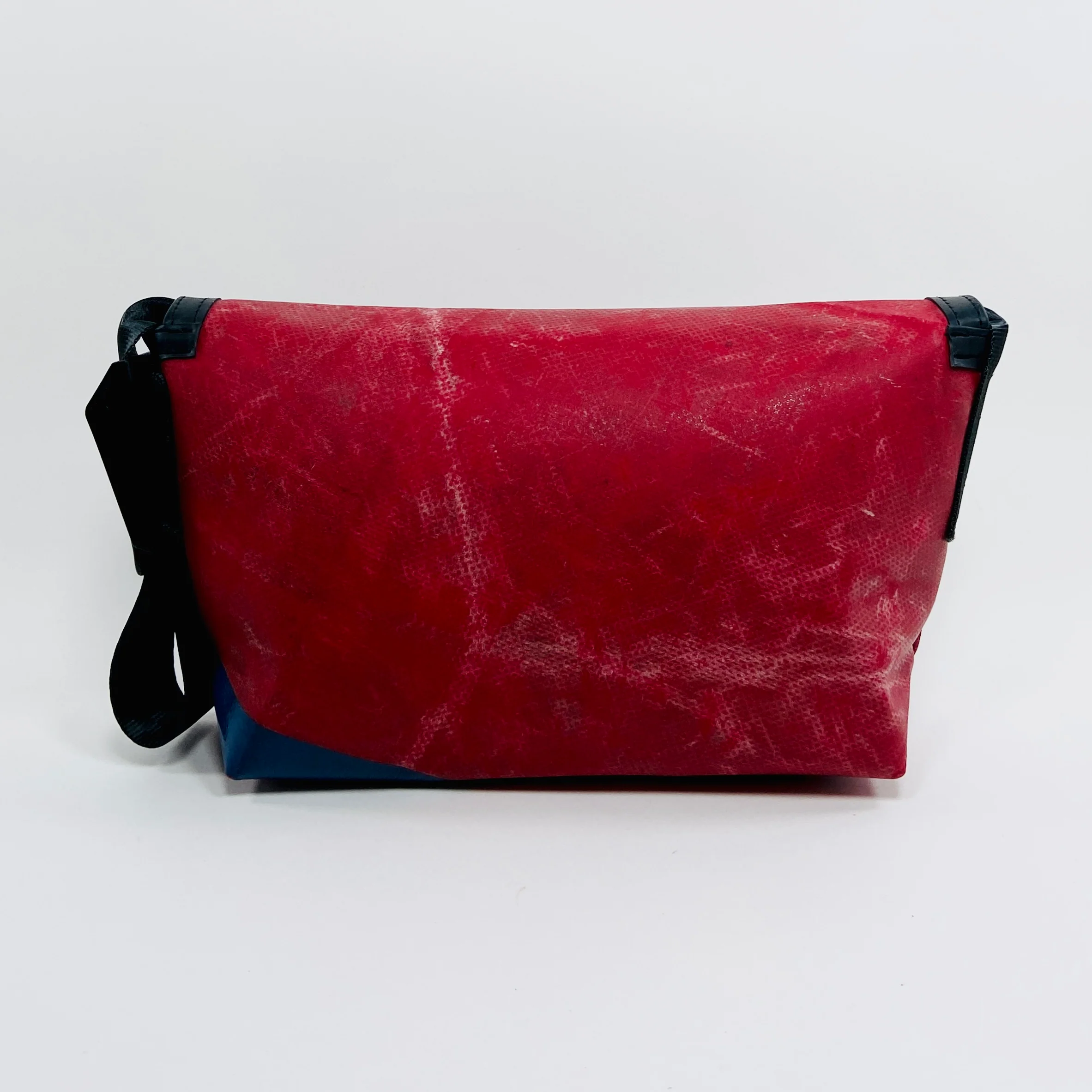 FREITAG F41 - Hawaii Five-0 - Red with White - Image 2
