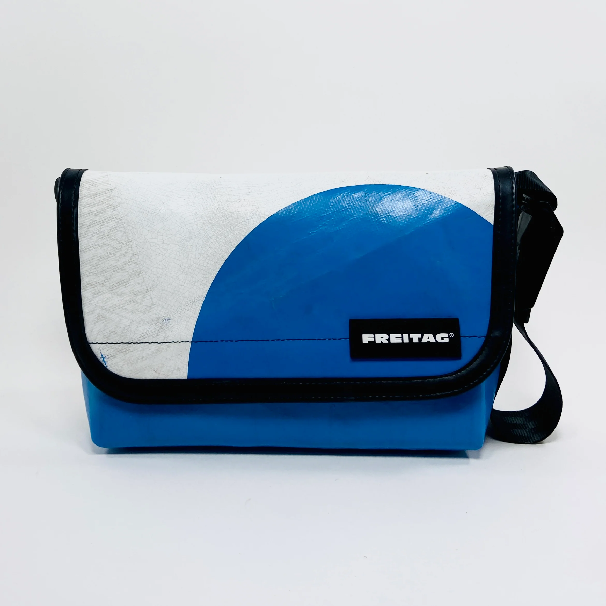 FREITAG F41 - Hawaii Five-0 - White with Blue