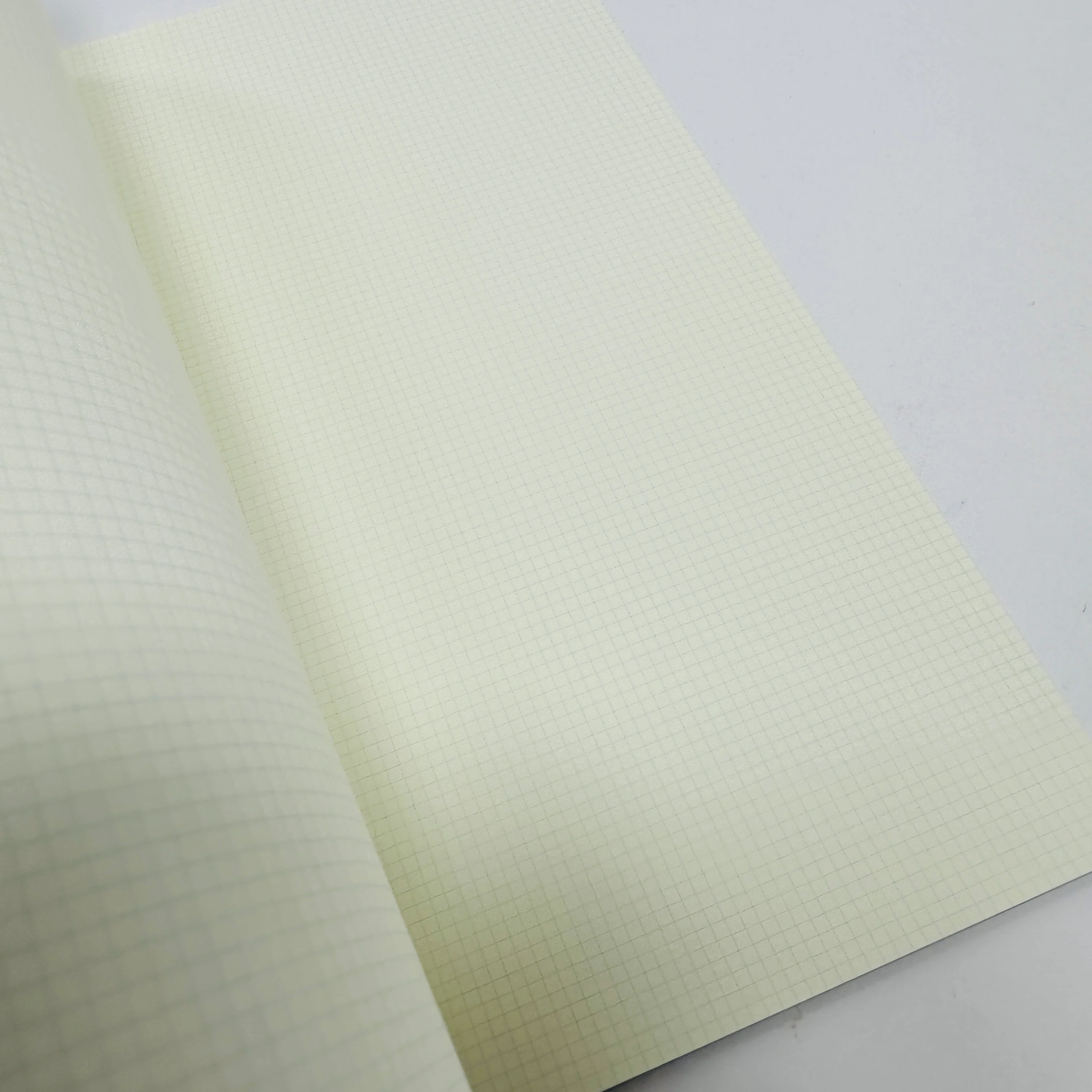 Kleid 2mm Grid Notebook A5 - Black - Image 2