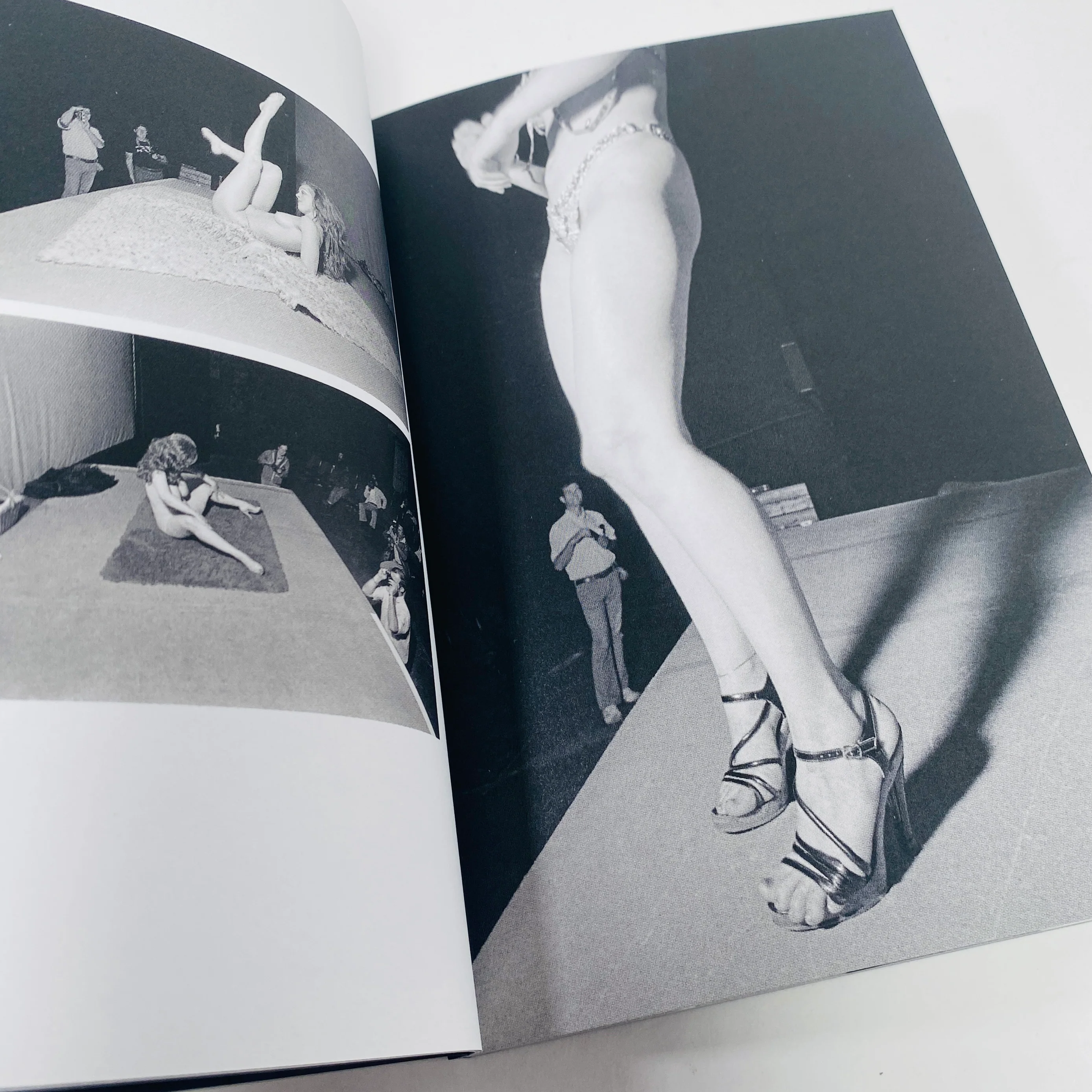 Men Photographing Women In The 70s - Image 5