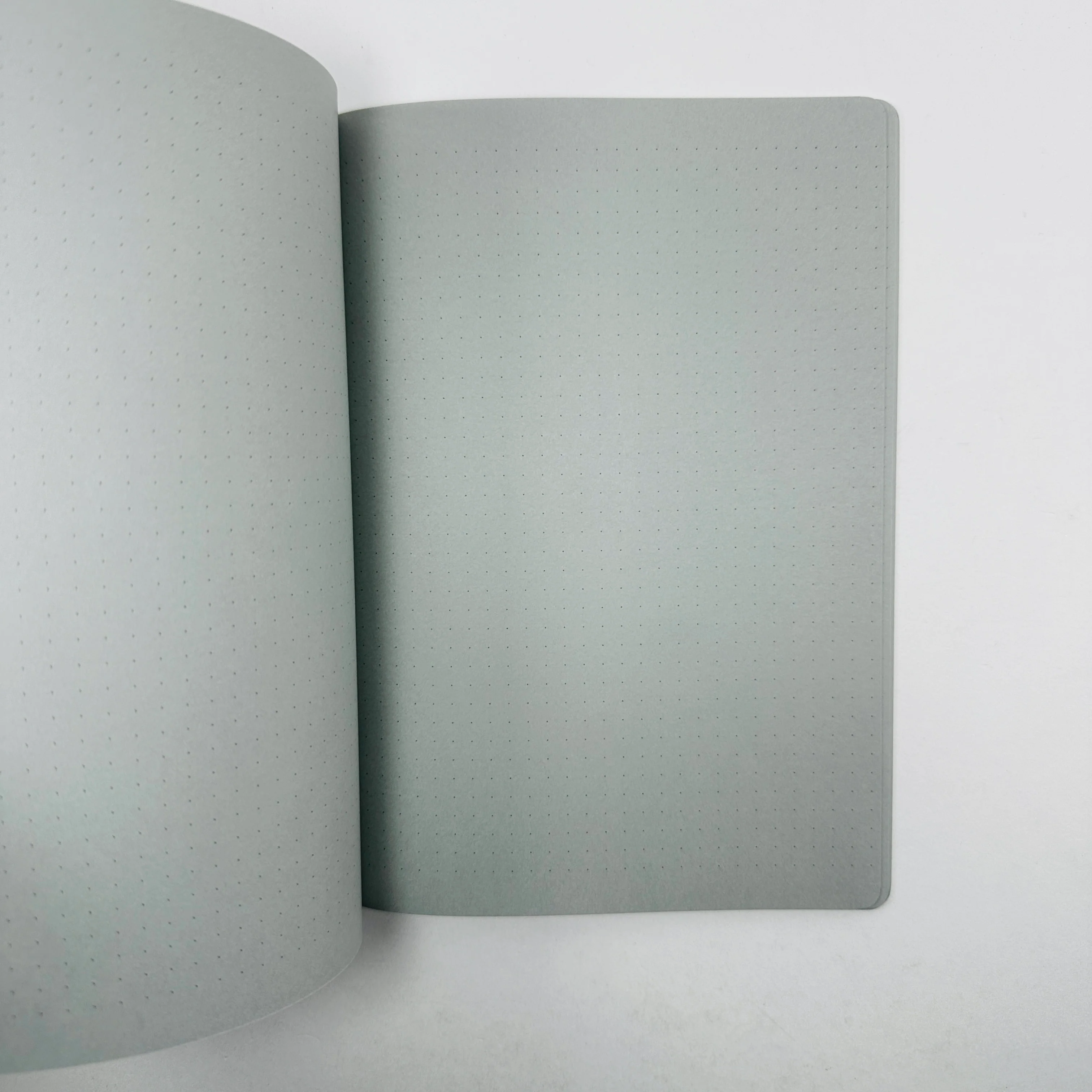 Midori Notebook A5 - Grey Dot Grid - Image 2