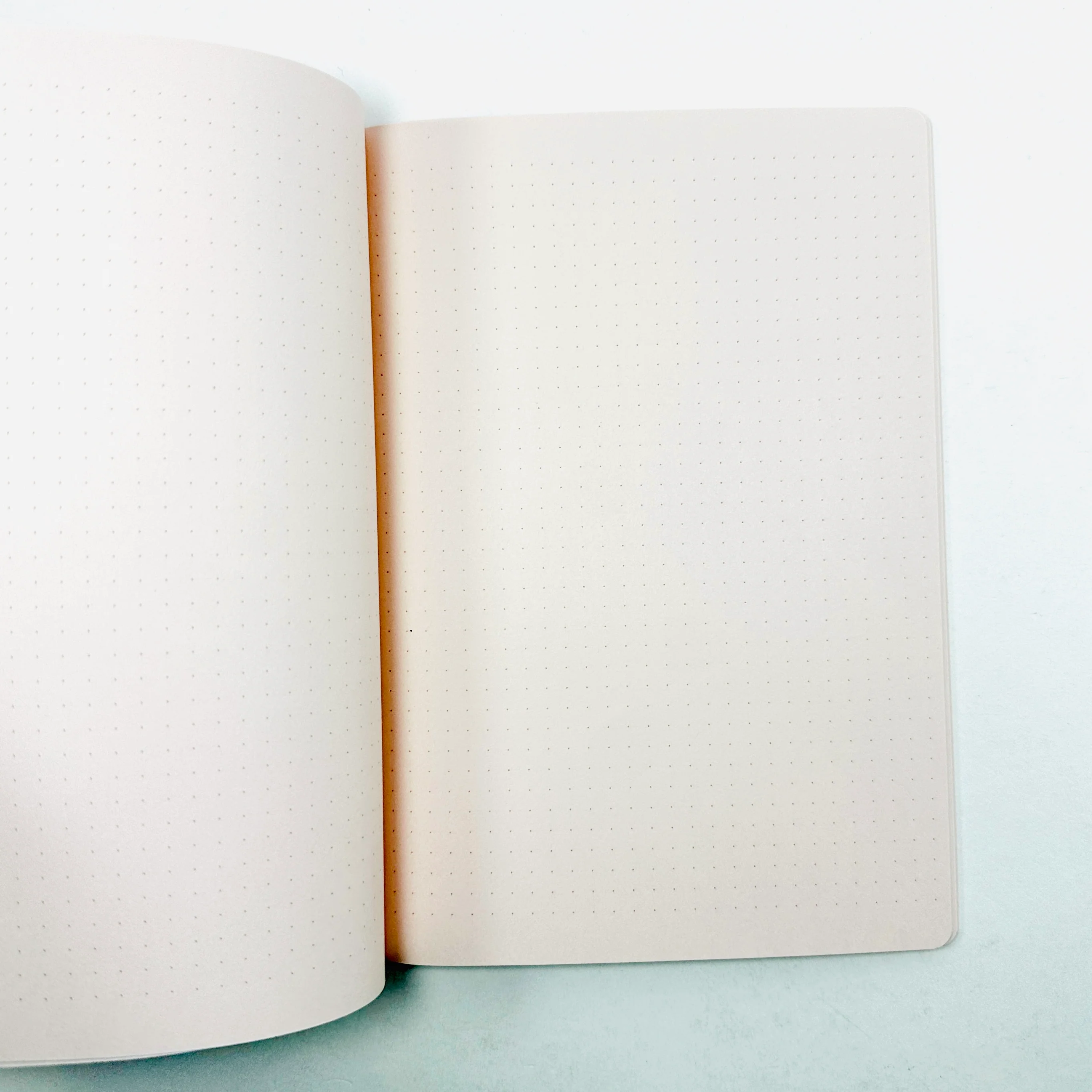 Midori Notebook A5 - Pink Dot Grid - Image 2