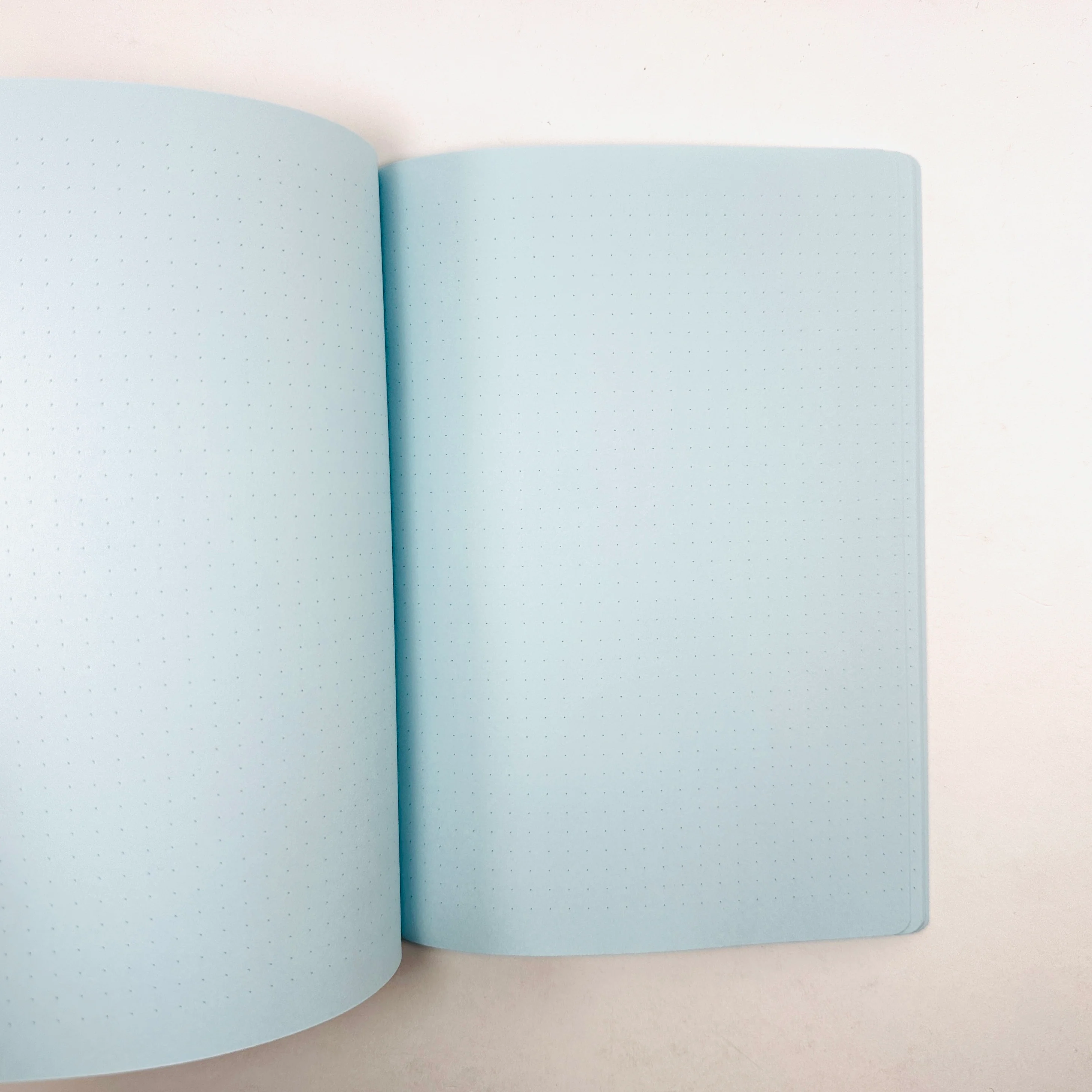 Midori Notebook A5 - Blue Dot Grid - Image 2