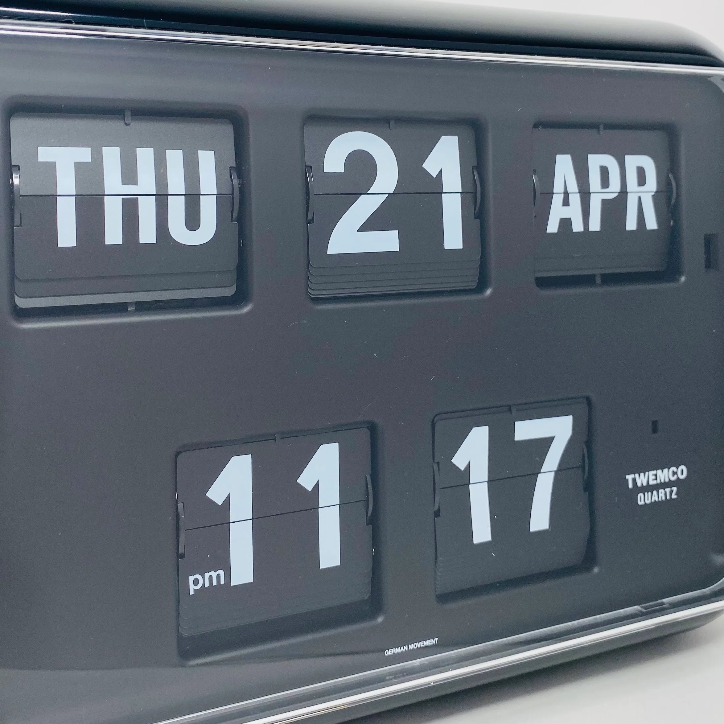TWEMCO Calendar Flip Wall Clock QD-35 Black - Image 3