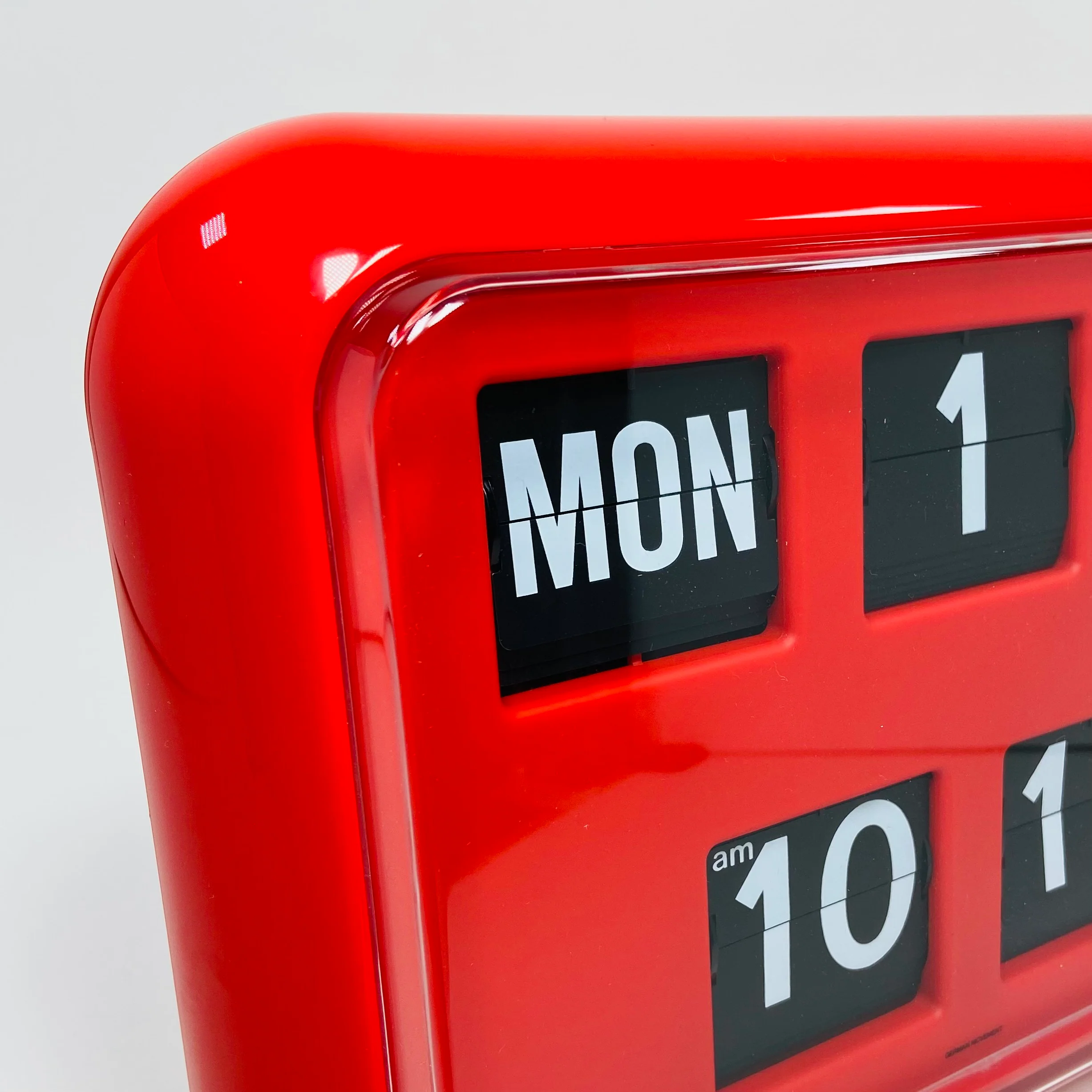 TWEMCO Calendar Flip Wall Clock QD-35 Red - Image 3