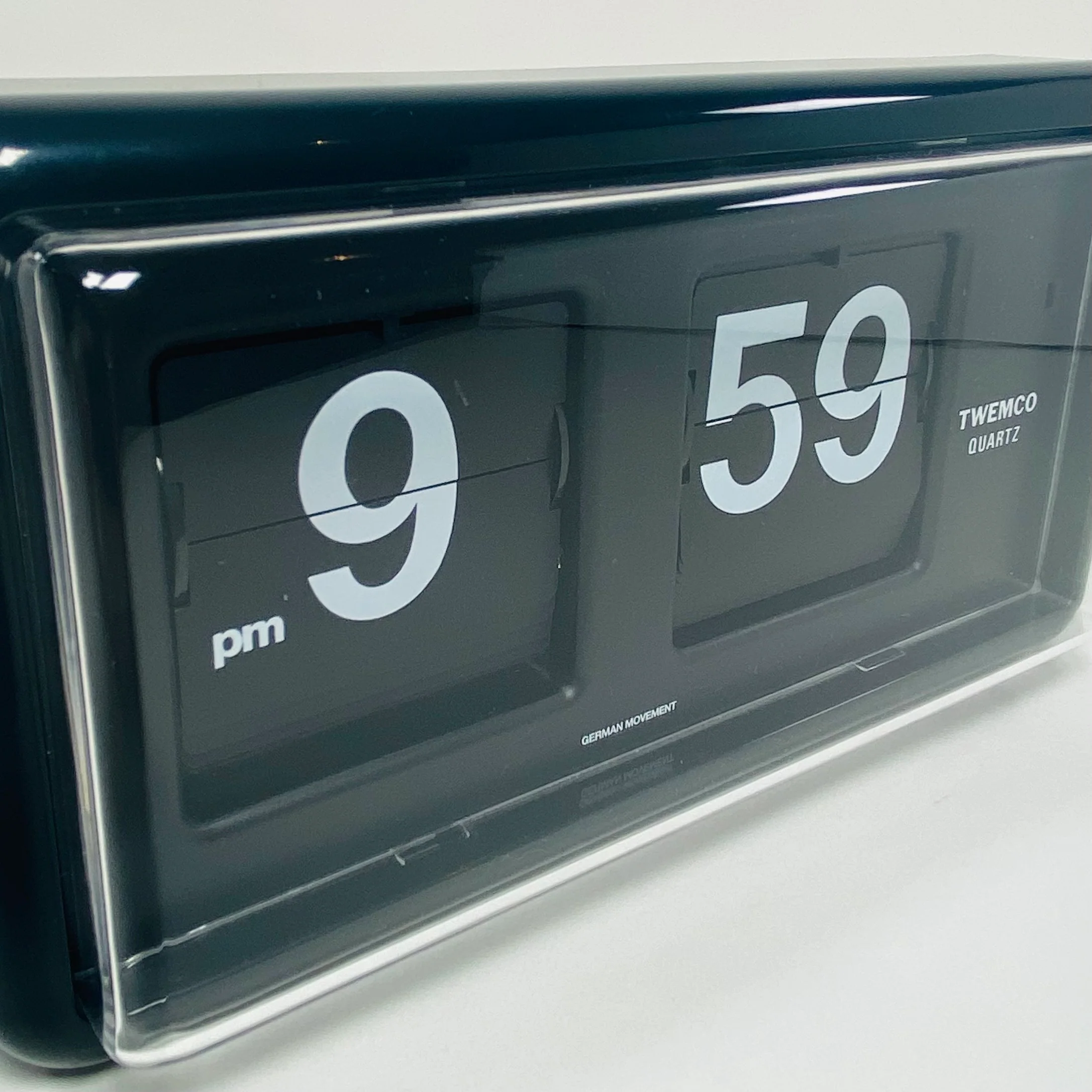 TWEMCO Flip Clock QT-30 Black - Image 3